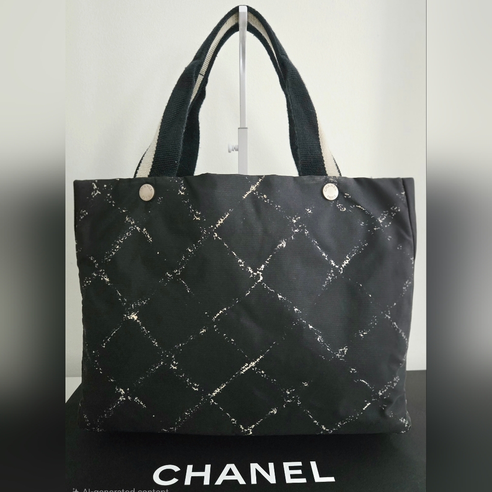 Authentic CHANEL Travel Line Medium Tote Weekender Travel Overnight Carryon - Picture 2 of 16
